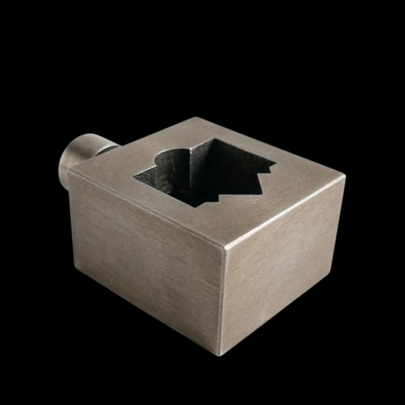 Tabletop Nailing Die Number 15 – 26x24x16mm heavy-duty steel die for #15 V-nails