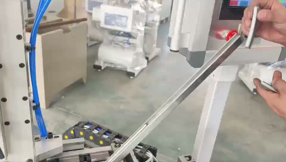 NN300 V-nail loading orientation